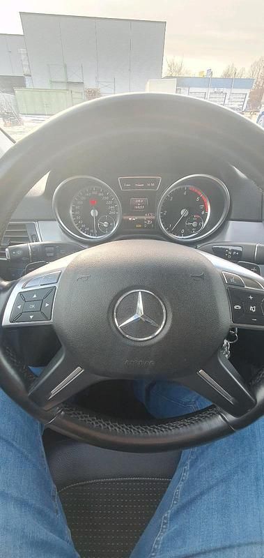 Gebraucht Mercedes ML250 204 PS (150 kW) 2013 Schwarz SUV