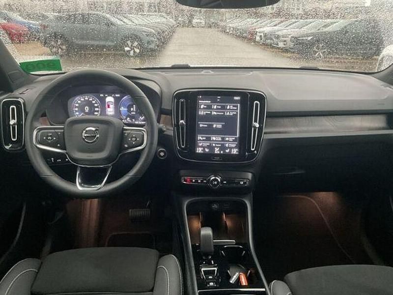 Gebraucht Volvo XC40 Plus 261 PS (191 kW) 2022 Crystal white SUV