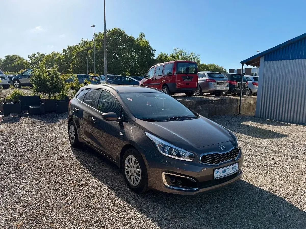 Gebraucht Kia Ceed Sportswagon 135 PS (99 kW) 2018 Braun Kombi