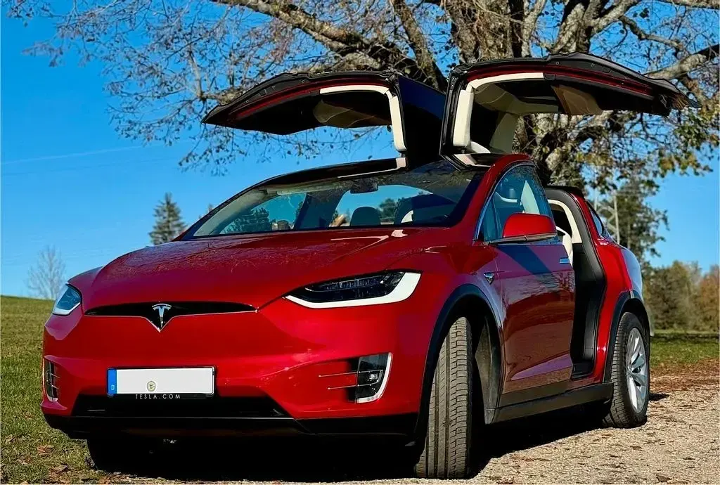 Gebraucht Tesla Model X 386 kW (525 PS) 2019 Rot SUV