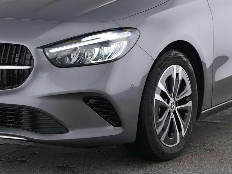 Gebraucht Mercedes B200 Advanced 163 PS (119 kW) 2025 Metalliclack mountaingrau Van / Kleinbus