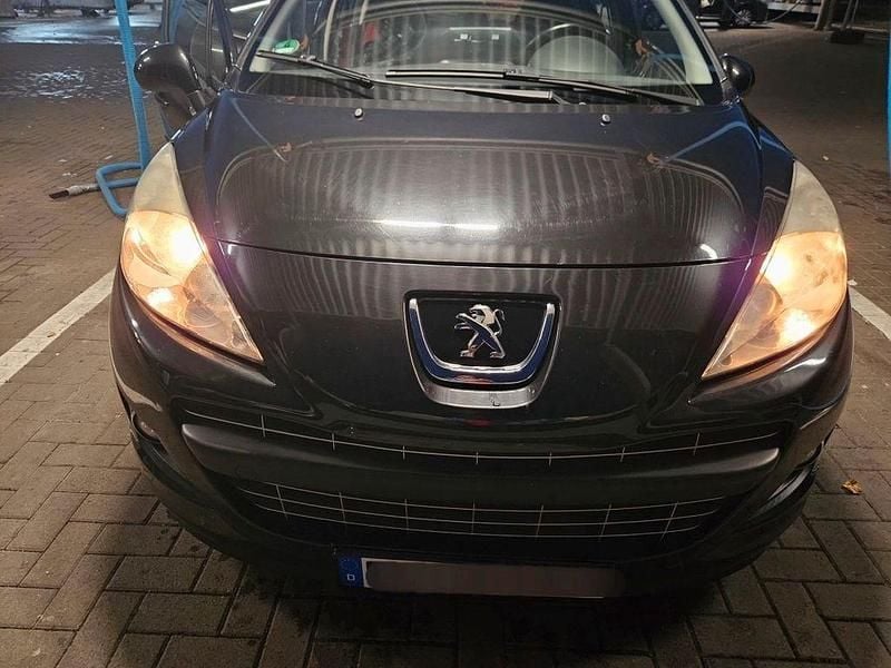Schwarz Gebraucht 2011 Peugeot 207 Urban Move Limousine | 1.700 € (Guter Preis) - Bild 1/4