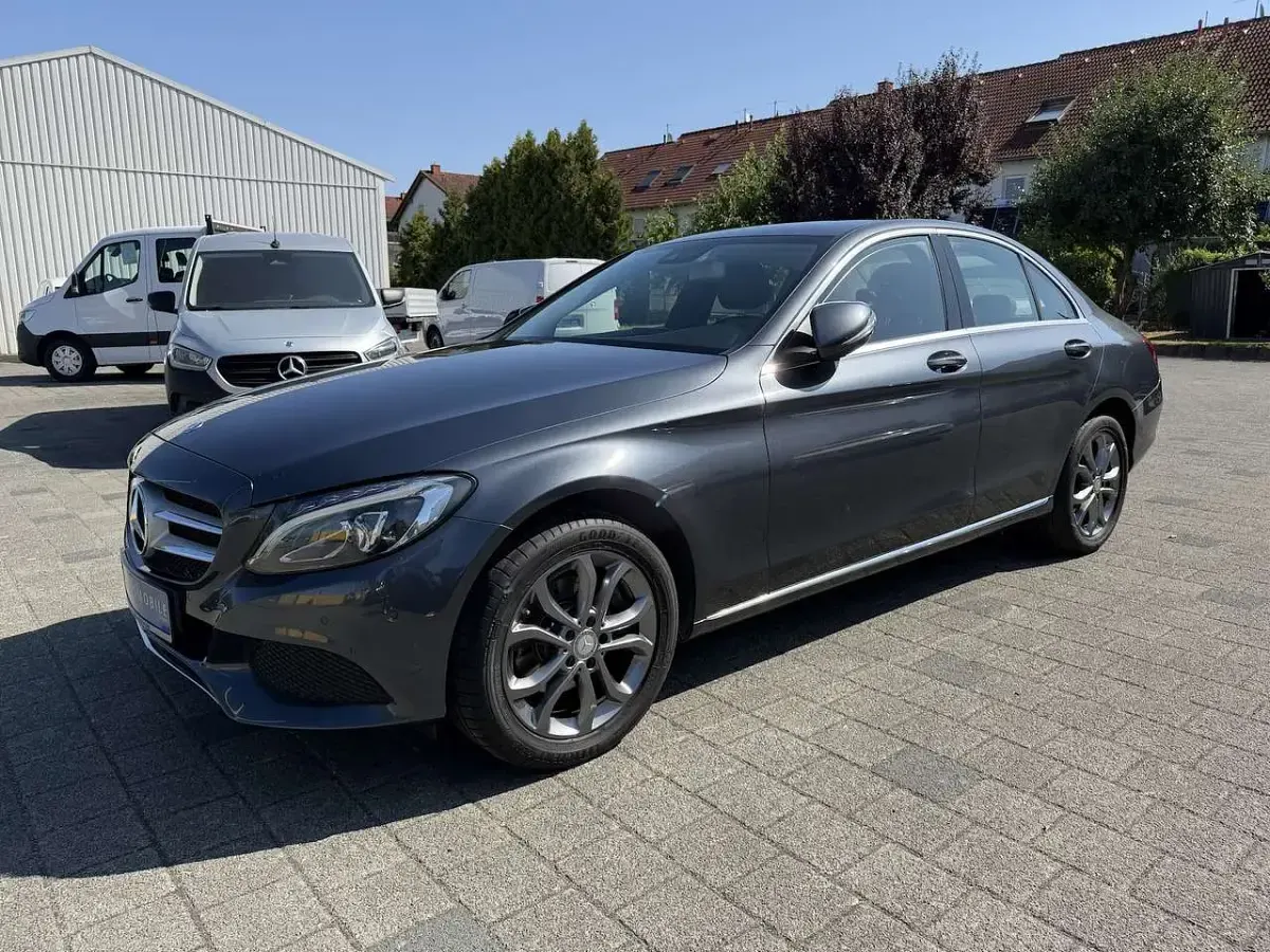 Gebraucht Mercedes C200 Avantgarde 184 PS (135 kW) 2015 Tenoritgrau  metalliclack Limousine