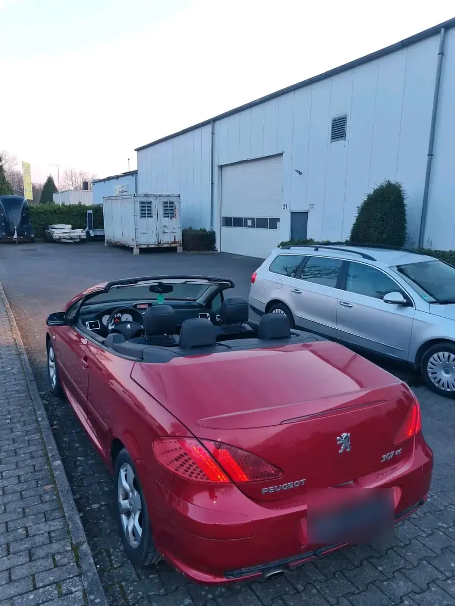 Gebraucht Peugeot 307 CC 140 PS (102 kW) 2007 Rot Cabrio