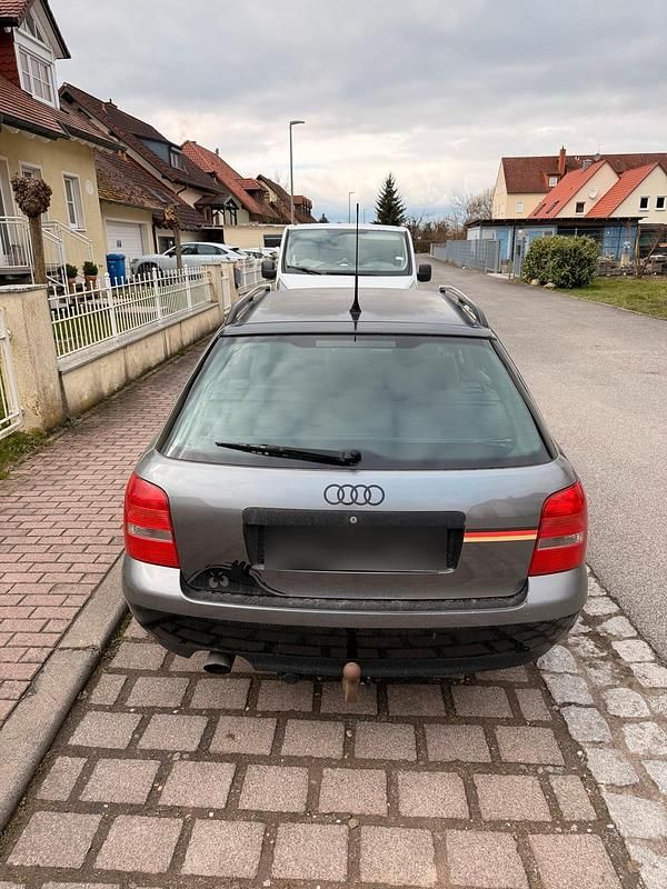 Gebraucht Audi A4 125 PS (91 kW) 1999 Grau Kombi