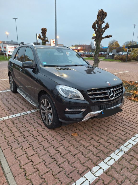 Schwarz Gebraucht 2014 Mercedes ML250 SUV | 16.500 € (Superpreis) - Bild 1/4
