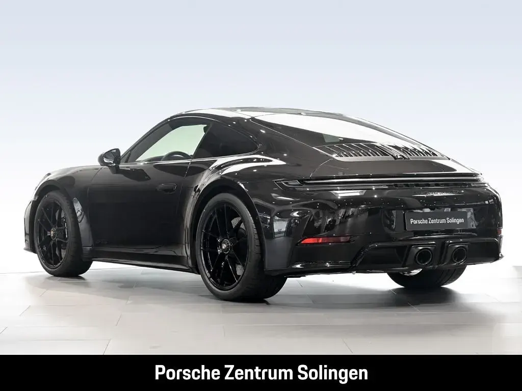 Gebraucht Porsche 911 Carrera 4 GTS 541 PS (397 kW) 2026 Tiefschwarzmetallic Coupé