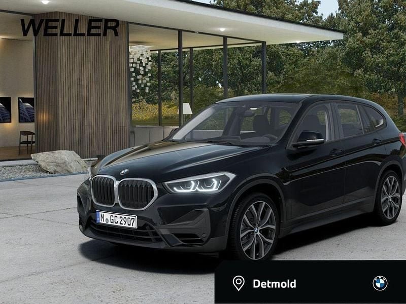 Black sapphire (schwarz) Gebraucht 2020 BMW X1 Advantage SUV | 25.850 € (Fairer Preis) - Bild 1/4