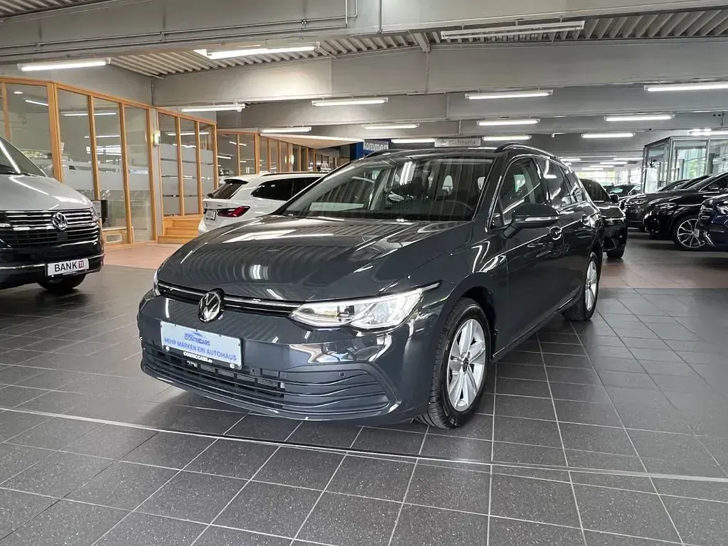 Gebraucht VW Golf VIII Life 150 PS (110 kW) 2024 Uranograu Kombi