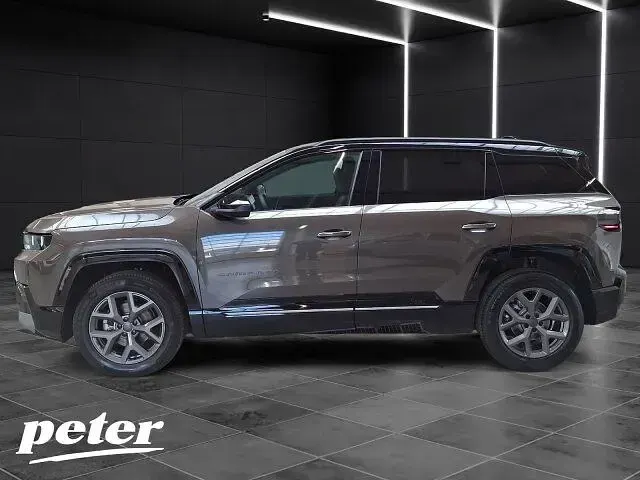 Neu Jeep Compass 145 PS (106 kW) 2026 Amazonia green/dach schwarz SUV