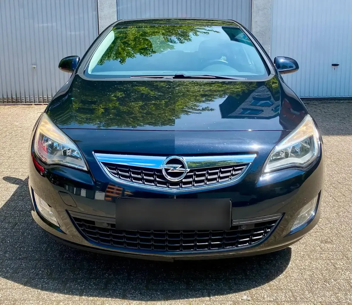 Gebraucht Opel Astra 110 PS (80 kW) 2011 Schwarz Limousine