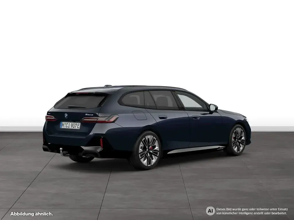 Gebraucht BMW 550e M Sport 489 PS (359 kW) 2025 Schwarz Kombi