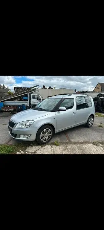 Gebraucht Skoda Roomster 105 PS (77 kW) 2015 Grau Van / Kleinbus