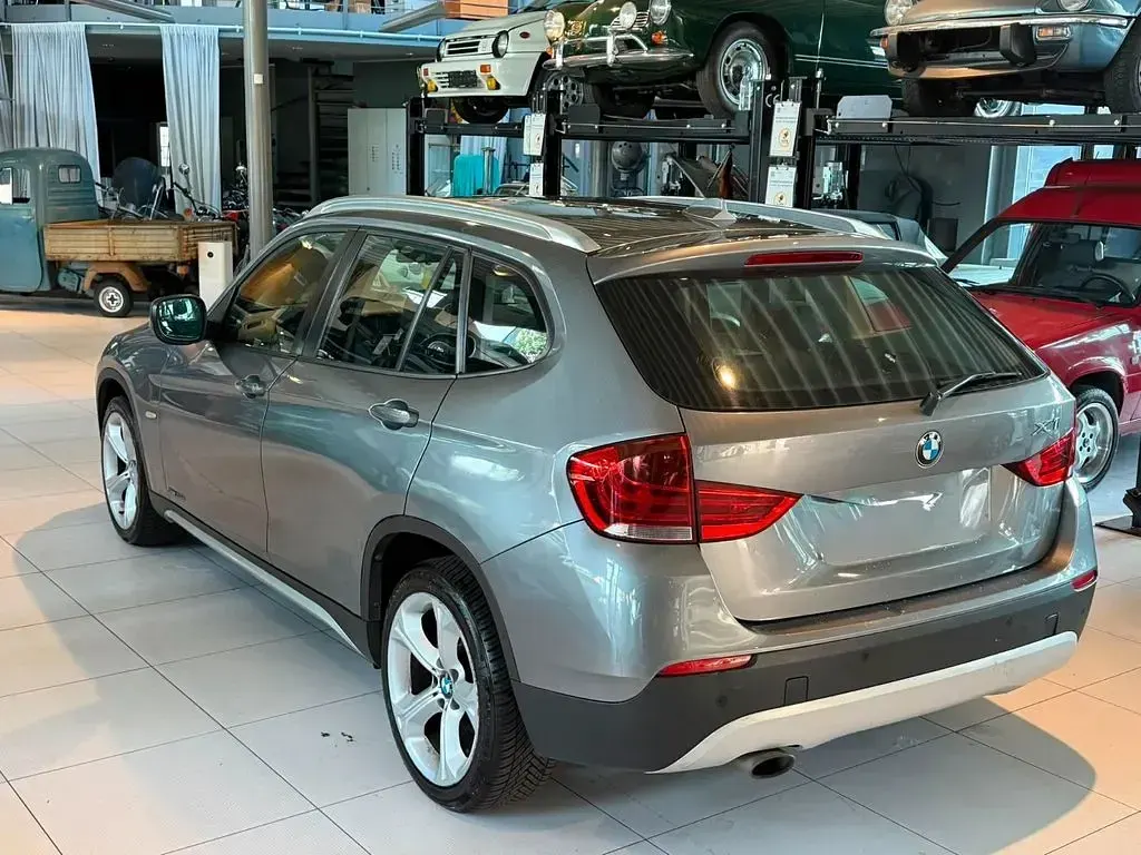 Gebraucht BMW X1 Sport Line 177 PS (130 kW) 2011 Grau SUV