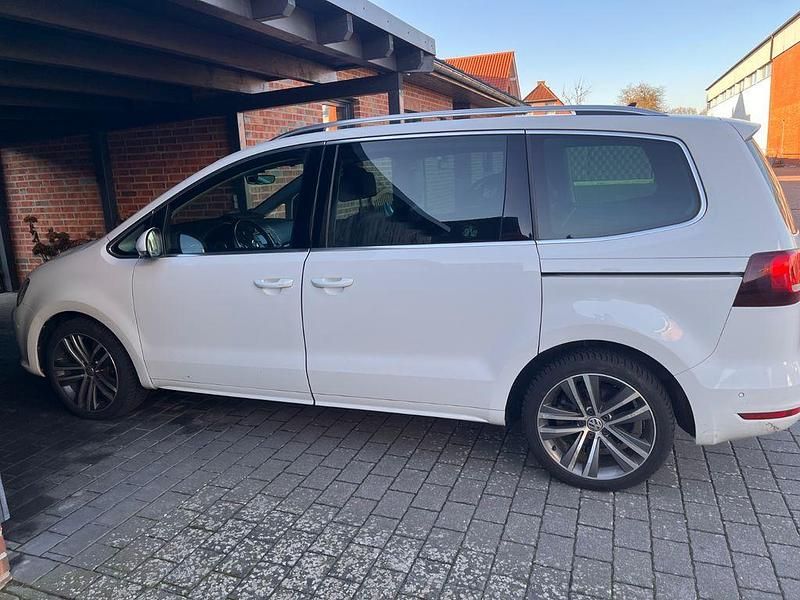Gebraucht VW Sharan Highline 184 PS (135 kW) 2015 Weiß Van / Kleinbus