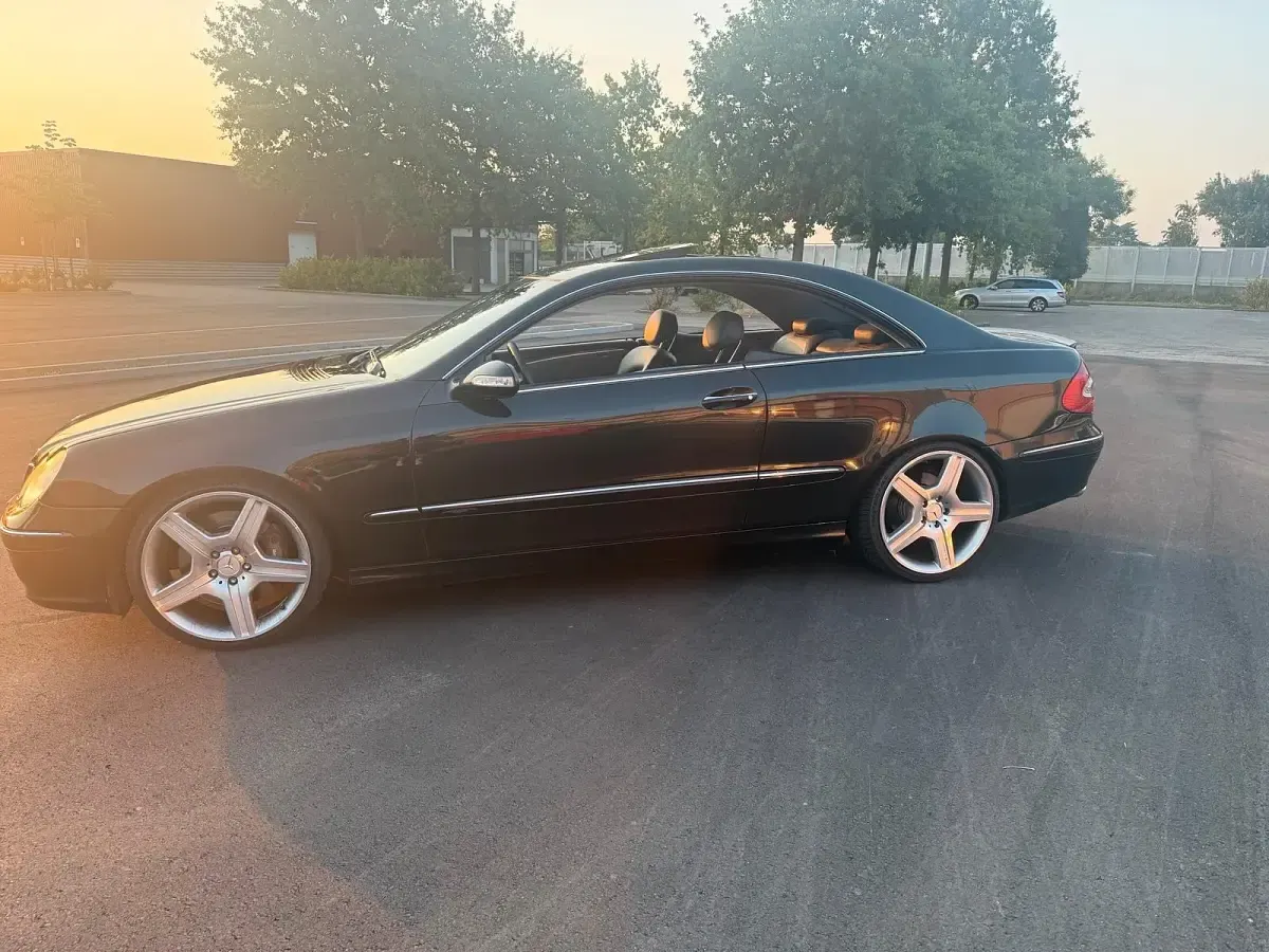 Gebraucht Mercedes CLK500 Avantgarde 306 PS (225 kW) 2002 Schwarz Coupé