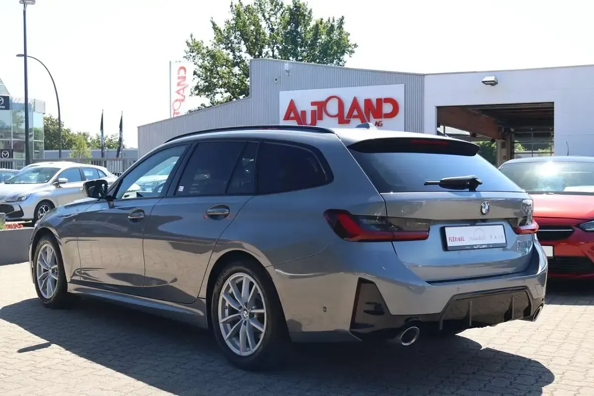 Gebraucht BMW 320 M Sport 184 PS (135 kW) 2025 Grau Kombi