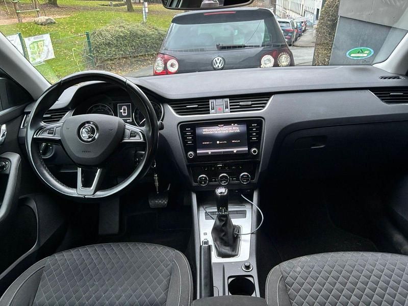 Gebraucht Skoda Octavia Ambition 116 PS (85 kW) 2017 Silber Limousine