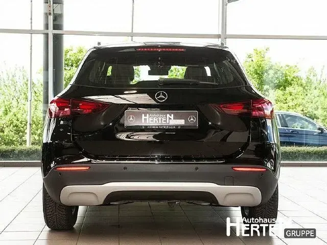 Gebraucht Mercedes GLA200 163 PS (119 kW) 2024 SUV