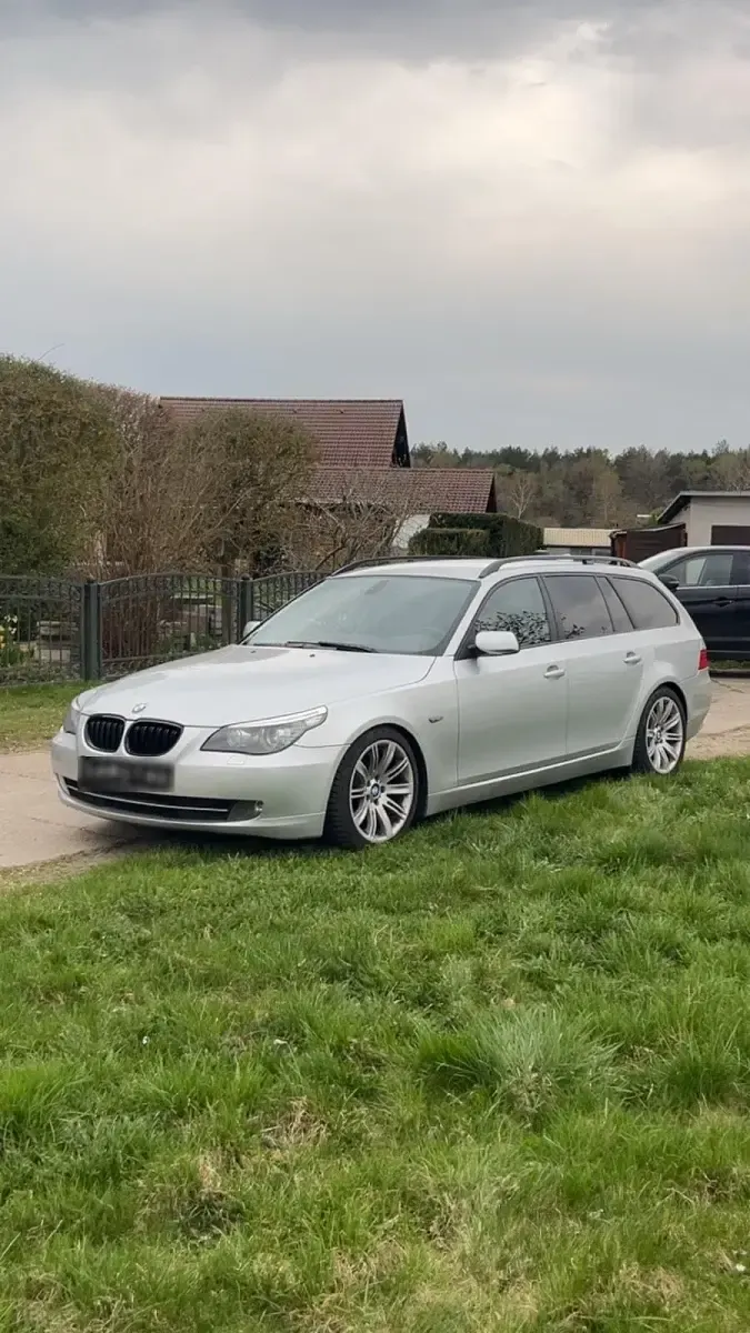 Gebraucht BMW 530 235 PS (172 kW) 2008 Silber Kombi