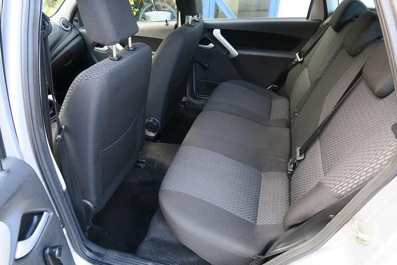 Gebraucht Lada Kalina 98 PS (72 kW) 2016 Silber Kombi