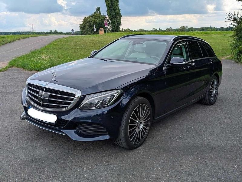 Blau Gebraucht 2014 Mercedes C250 Exclusive Kombi | 17.000 € (Etwas zu teuer) - Bild 1/4