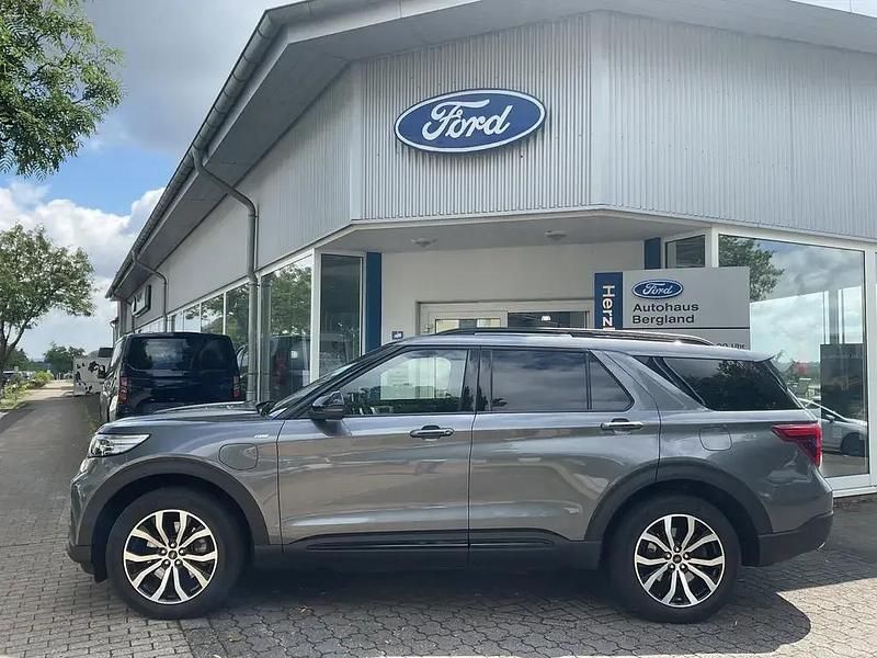 Gebraucht Ford Explorer ST-Line 457 PS (336 kW) 2024 Carbonizedgrey metallic grau SUV