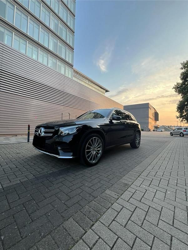 Schwarz Gebraucht 2018 Mercedes GLC220 SUV | 23.500 € (Guter Preis) - Bild 1/4