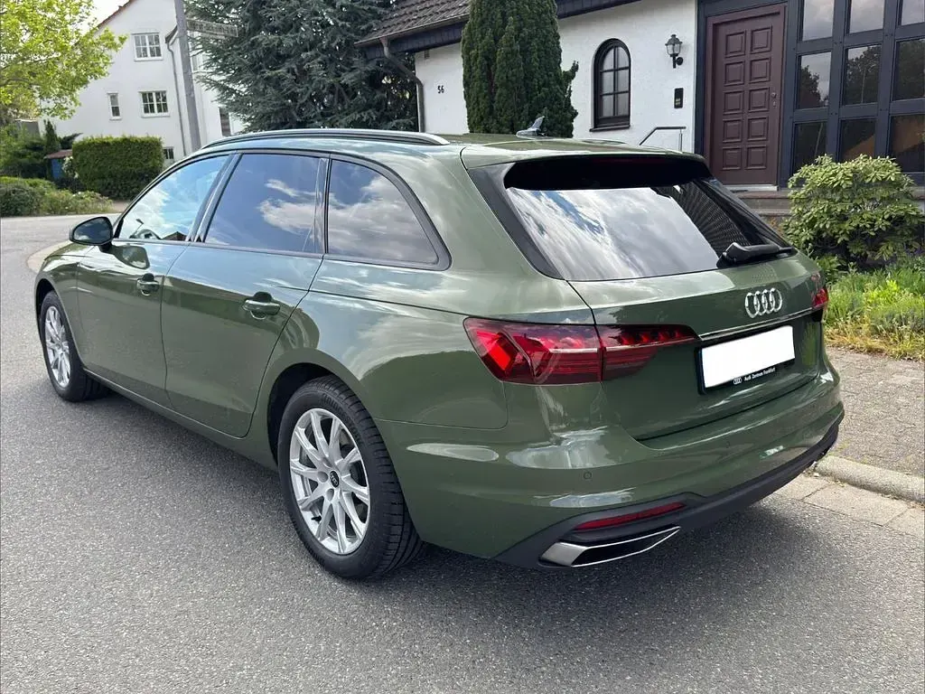 Gebraucht Audi A4 Exclusive 136 PS (100 kW) 2023 Grün Limousine