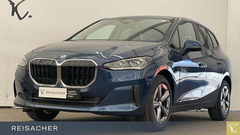 Phytonicblau Gebraucht 2024 BMW 216 Active Tourer Van / Kleinbus | 26.949 € (Guter Preis) - Bild 1/4