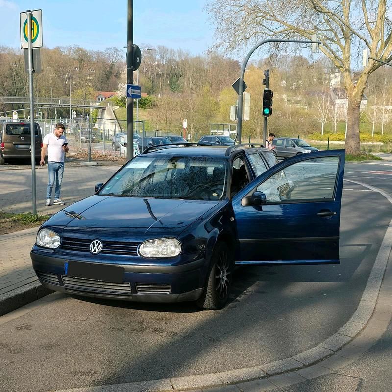 Gebraucht VW Golf IV 101 PS (74 kW) 2005 Blau Kombi