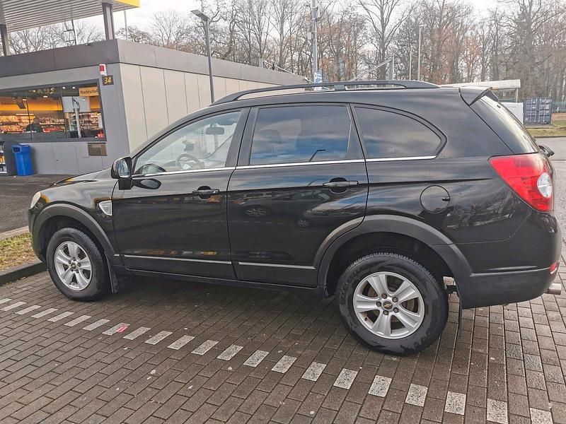 Schwarz Gebraucht 2008 Chevrolet Captiva SUV | 3.999 € (Teuer) - Bild 1/4