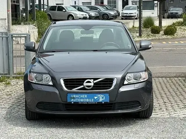 Gebraucht Volvo S40 Kinetic 114 PS (83 kW) 2010 Grau Limousine