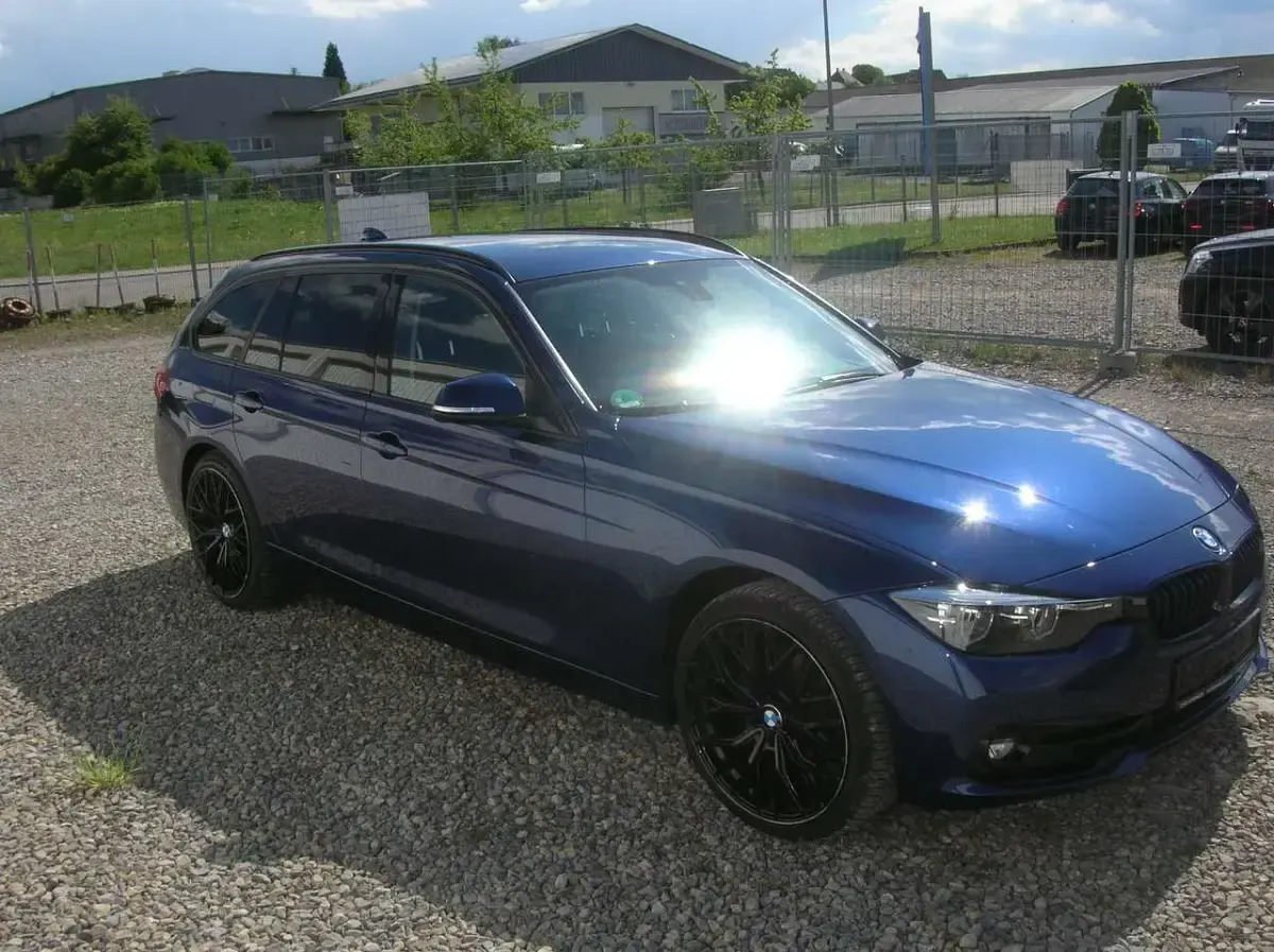 Gebraucht BMW 320 Sport Line 184 PS (135 kW) 2018 Mediterranblau metallic Kombi