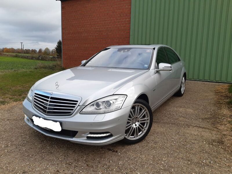 Silber Gebraucht 2009 Mercedes S400 Limousine | 9.000 € - Bild 1/4