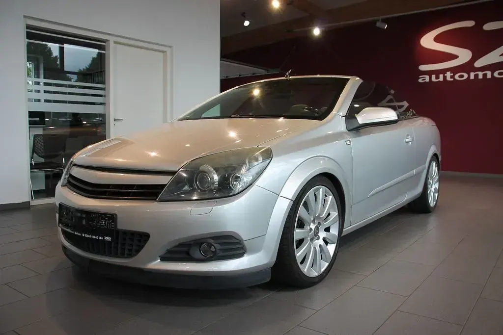 Gebraucht Opel Astra Cabriolet Cosmo 200 PS (147 kW) 2006 Starsilber/silver iii Cabrio