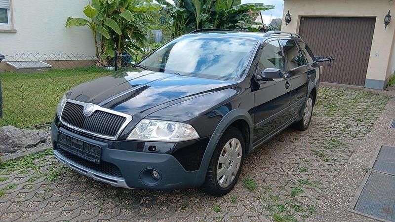 Grau Gebraucht 2007 Skoda Octavia Kombi | 1.500 € (Superpreis) - Bild 1/4