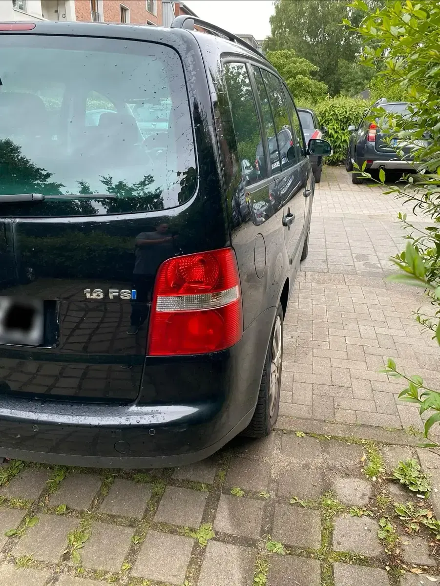 Gebraucht VW Touran 106 PS (77 kW) 2003 Schwarz Van / Kleinbus