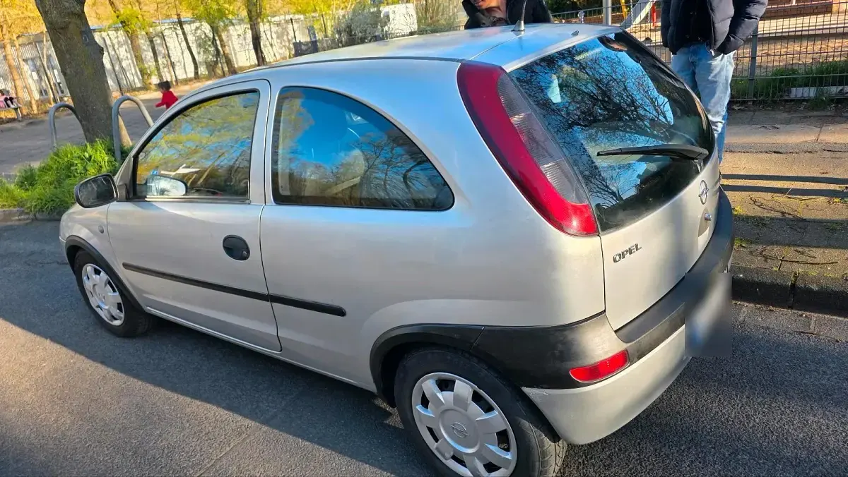 Gebraucht Opel Corsa 75 PS (55 kW) 2002 Silber Kleinwagen