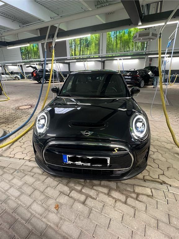 Gebraucht Mini Cooper SE Premium 135 kW (184 PS) 2023 Schwarz Kleinwagen