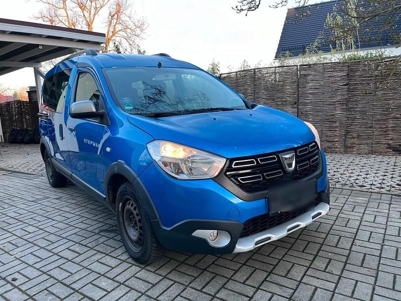 Gebraucht 2017 Dacia Dokker Stepway Van / Kleinbus | 4.999 € (Fairer Preis) - Bild 1/4