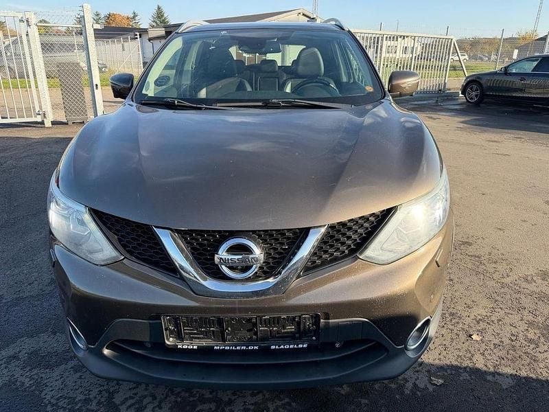 Braun Gebraucht 2014 Nissan Qashqai Tekna SUV | 8.300 € (Fairer Preis) - Bild 1/4