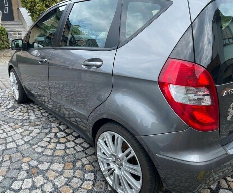 Gebraucht Mercedes A180 Avantgarde 109 PS (80 kW) 2008 Silber Limousine
