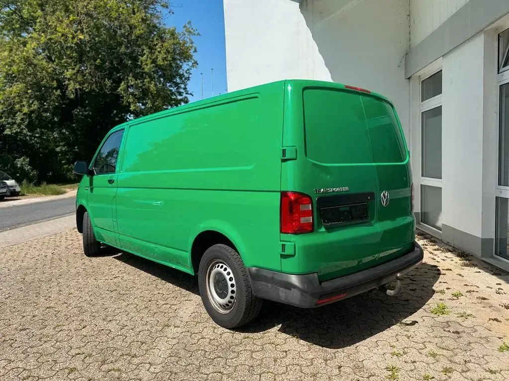 Gebraucht VW Transporter 102 PS (75 kW) 2019 Grün Van