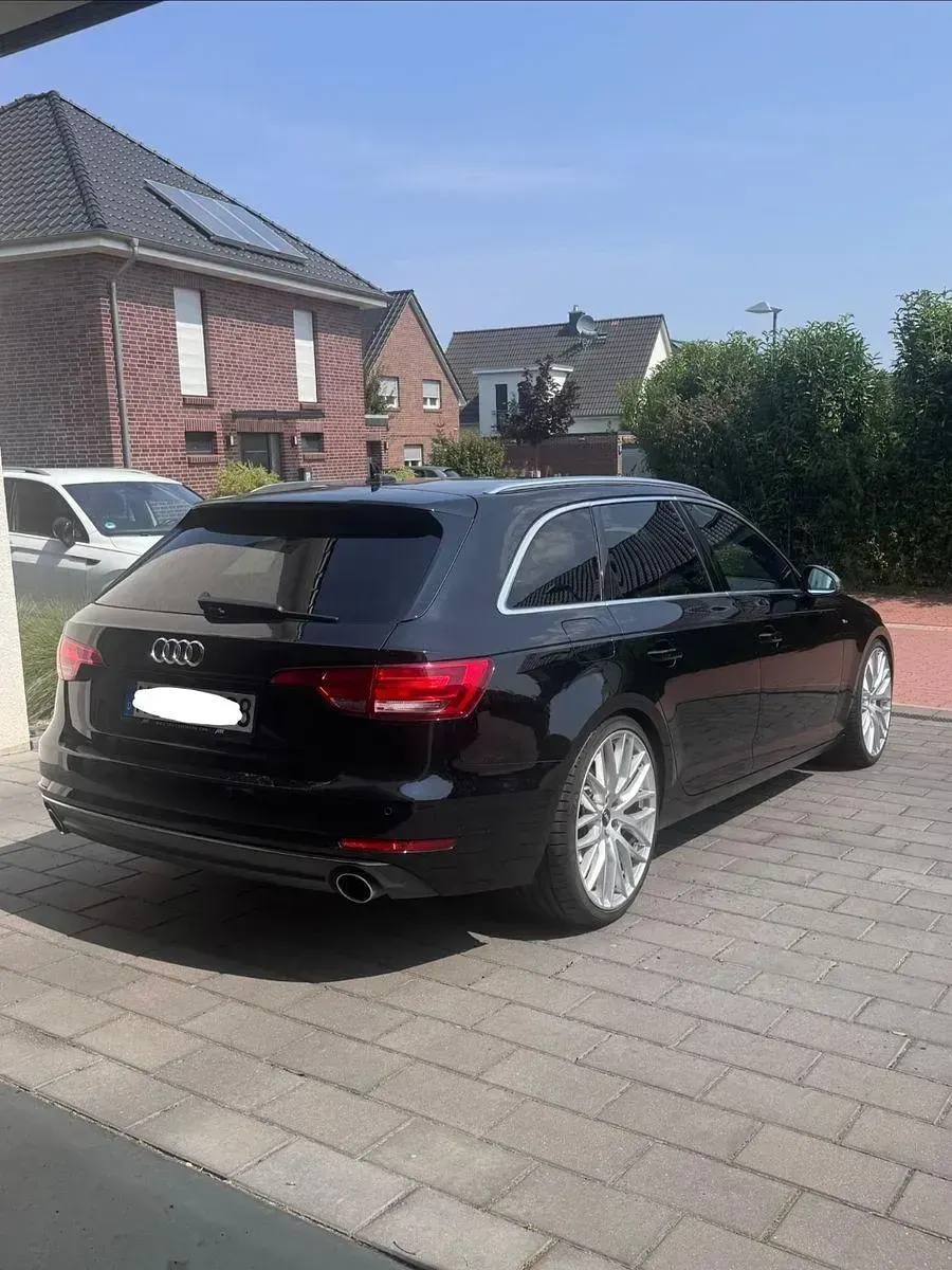 Gebraucht Audi A4 Ambiente 190 PS (139 kW) 2017 Schwarz Kombi