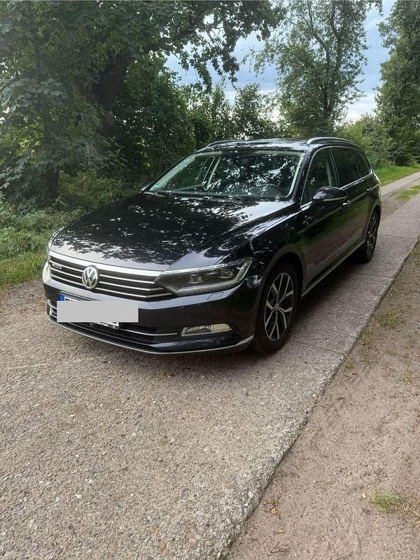 Schwarz Gebraucht 2016 VW Passat Highline Kombi | 12.200 € (Guter Preis) - Bild 1/4