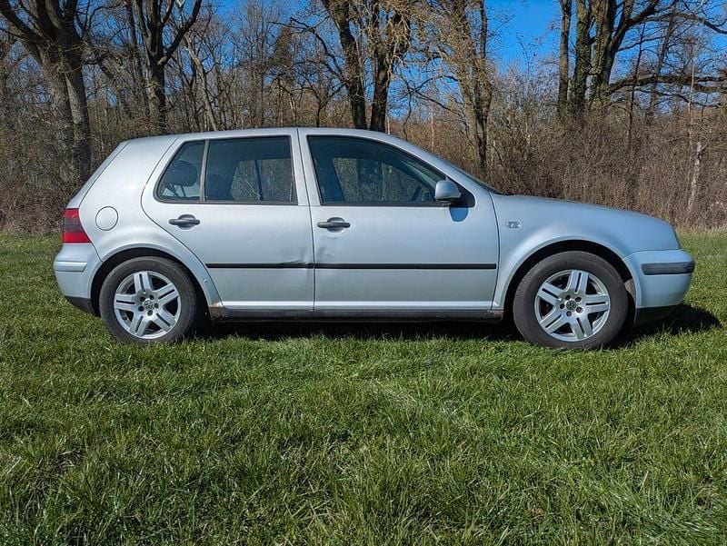 Gebraucht VW Golf IV Basis 105 PS (77 kW) 2002 Silber Limousine