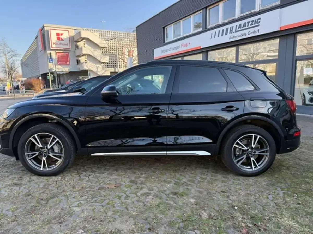 Gebraucht Audi e-tron Advanced 299 PS (219 kW) 2022 Brillantschwarz SUV