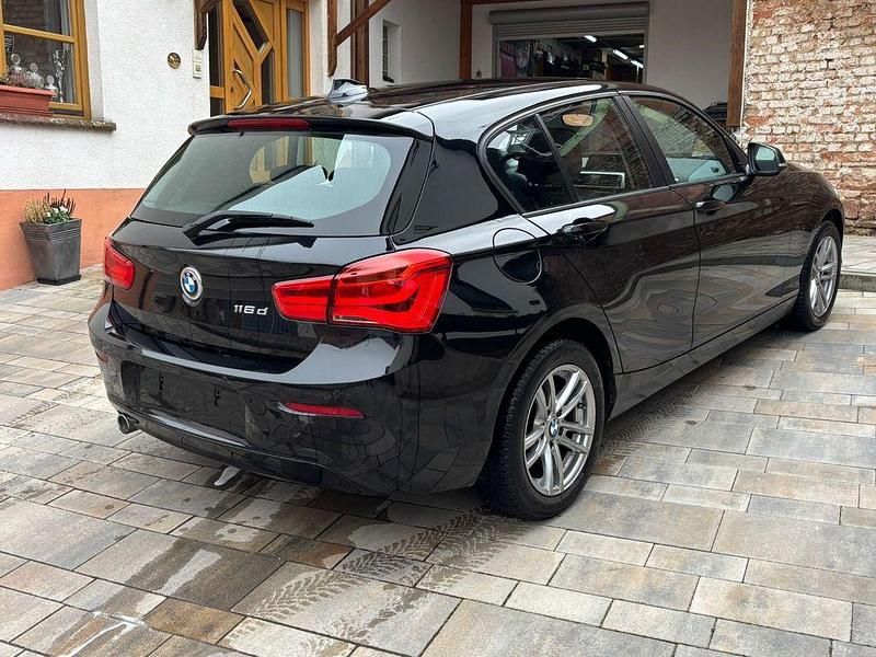Gebraucht BMW 116 Advantage 116 PS (85 kW) 2018 Schwarz Kleinwagen