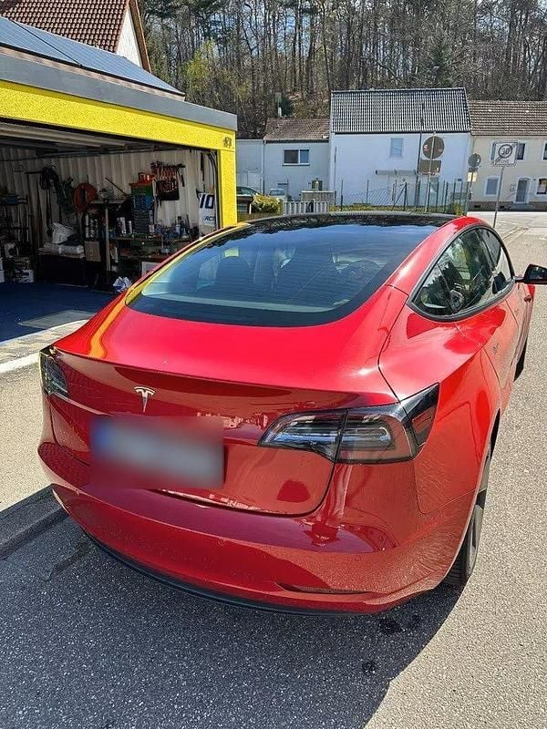 Gebraucht Tesla Model 3 239 kW (325 PS) 2021 Rot Limousine